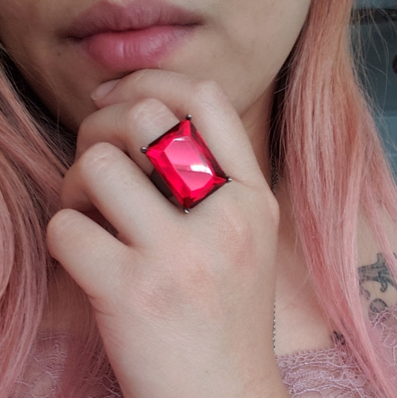 Vintage Red Jewel Ring - Picture 3 of 4